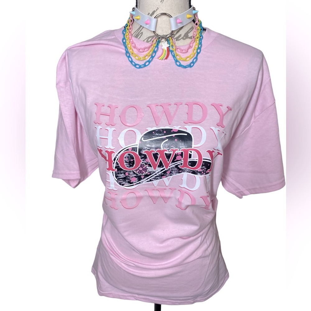 {NEW} Women’s "Howdy" Boho Western Tee Pink Large